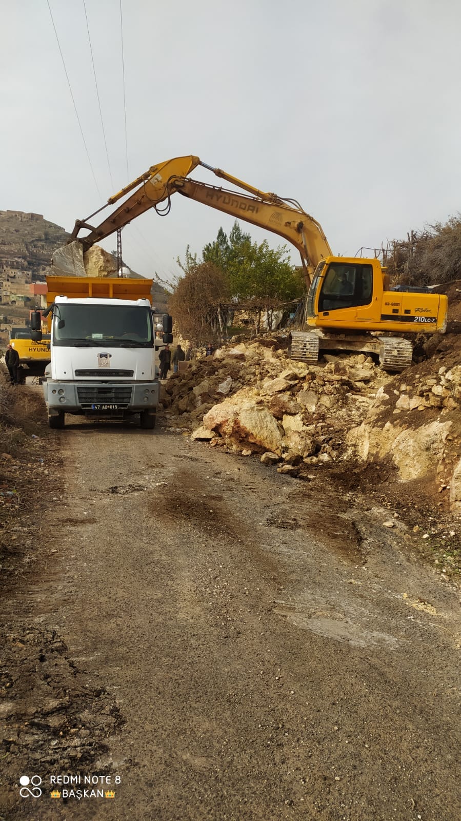 Yol açma ve genişletme çalışmalarımız devam ediyor. 